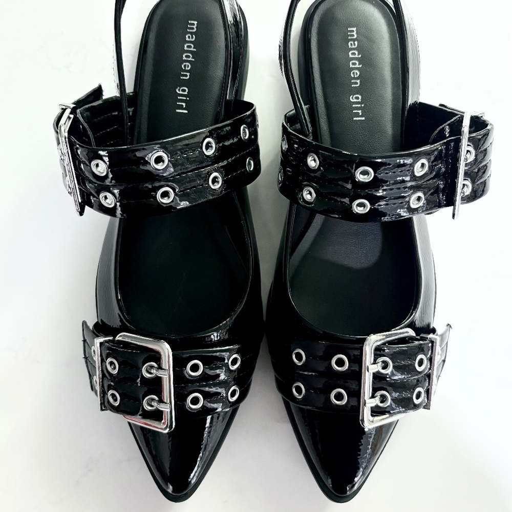 Steve Madden - Madden Girl Vardan Black Studded Pointy Toe Patent Flat shoes 10M